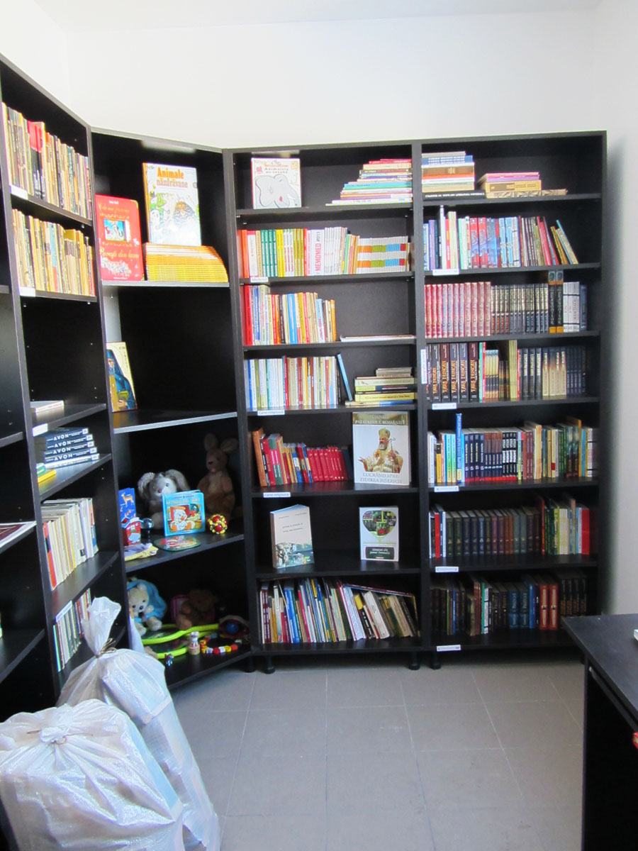 Sfinţirea bibliotecii parohiei Găneşti