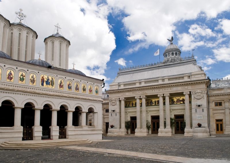 SĂ FIM SOLIDARI CU CEI CE SUFERĂ!