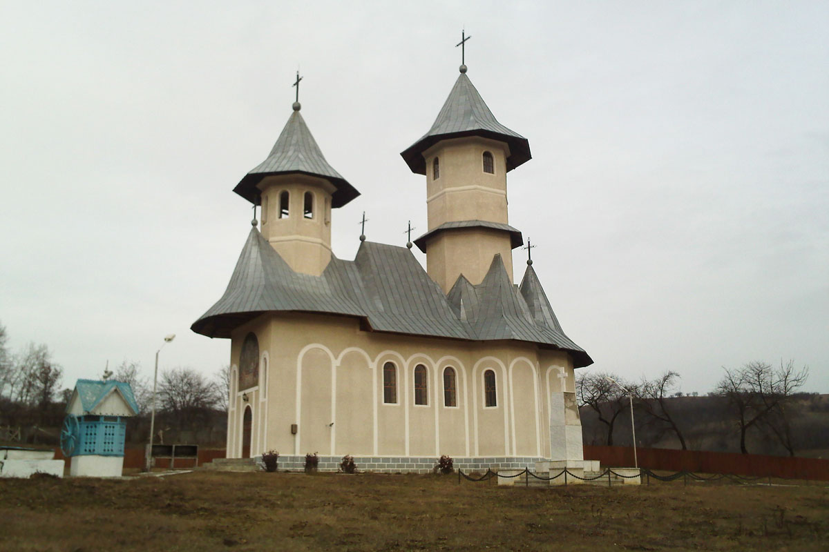 Biserica „Sfântul Nicolae“ din parohia Ipatele, Protopopiatul Iaşi 2 Slujbă arhierească în parohia Ipatele