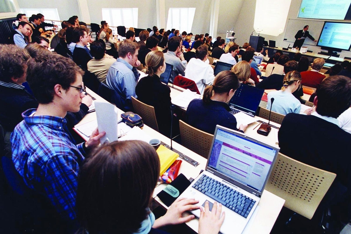 Centre de învăţare permanentă în comunităţile locale