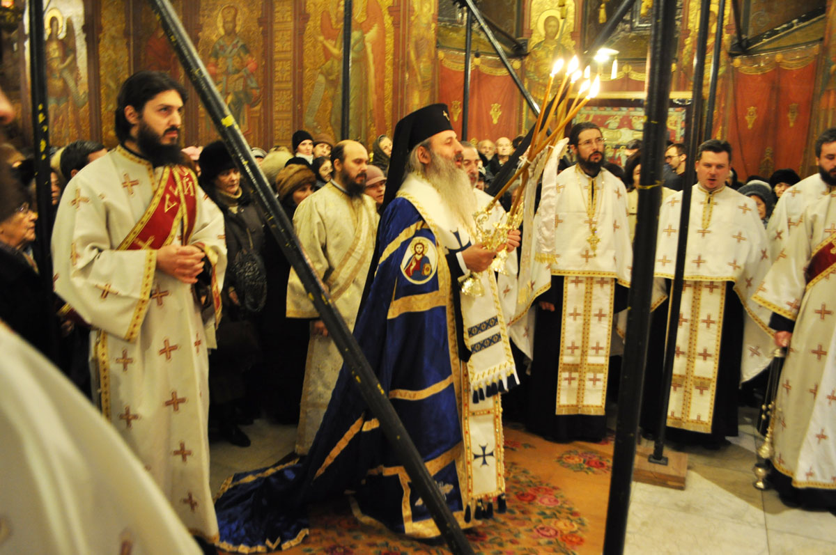 Slujbe arhiereşti în cinstea Sfinţilor Trei Ierarhi