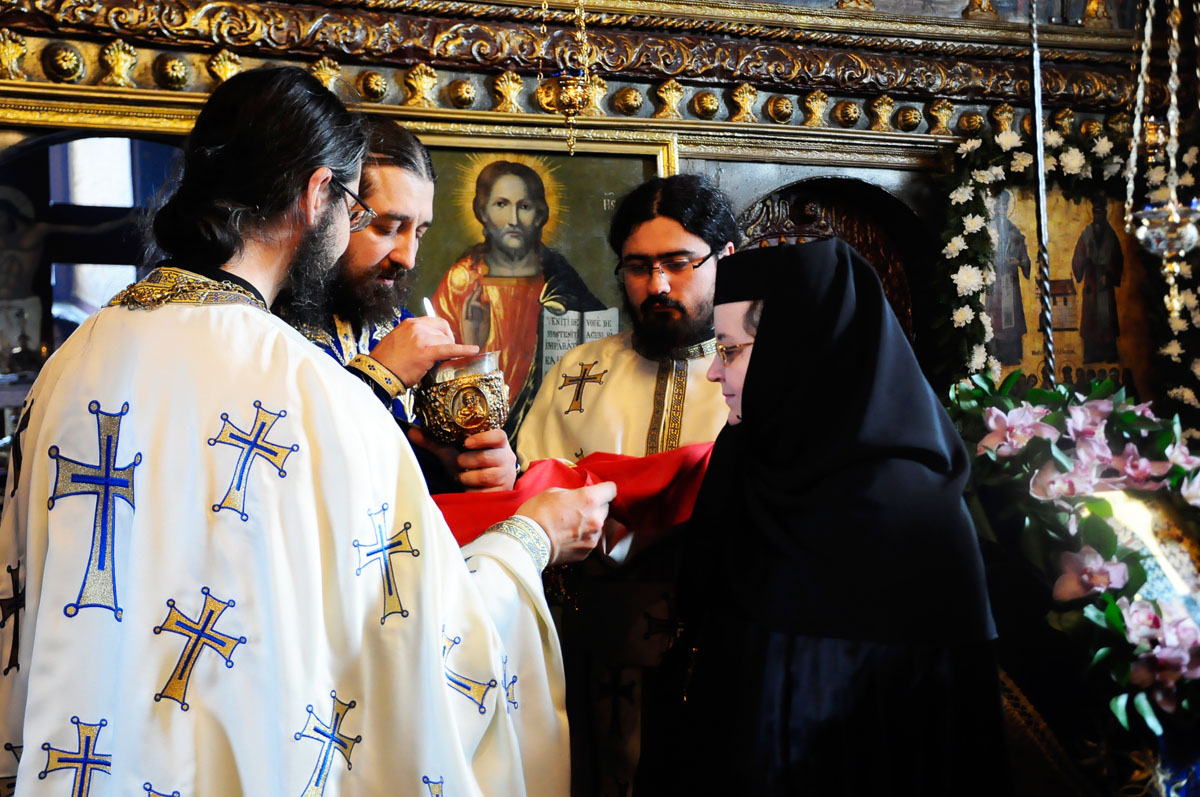 Sfinţii Atanasie şi Chiril, prăznuiţi în două biserici din Iaşi Sfinţii Atanasie şi Chiril, prăznuiţi în două biserici din Iaşi