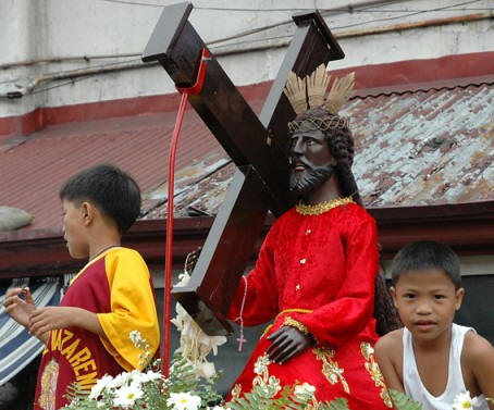 2 milioane de catolici filipinezi în procesiunea cu statuia “Nazarineanul negru”