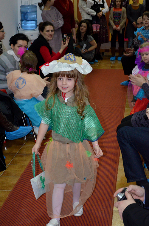 Parada costumelor ecologice, la Grădiniţa „Buna Vestire”