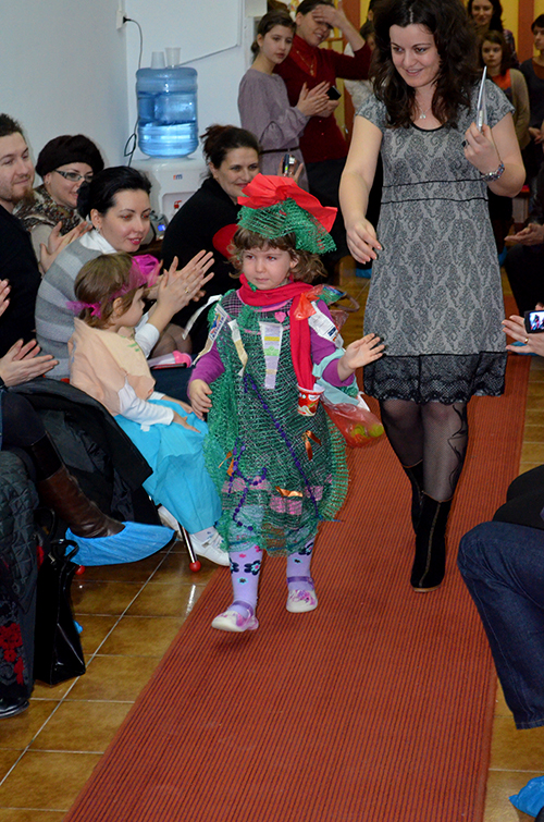Parada costumelor ecologice, la Grădiniţa „Buna Vestire”