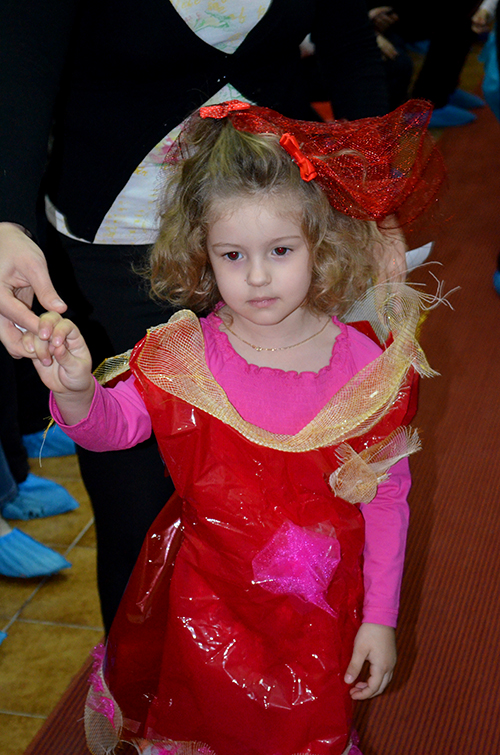 Parada costumelor ecologice, la Grădiniţa „Buna Vestire”