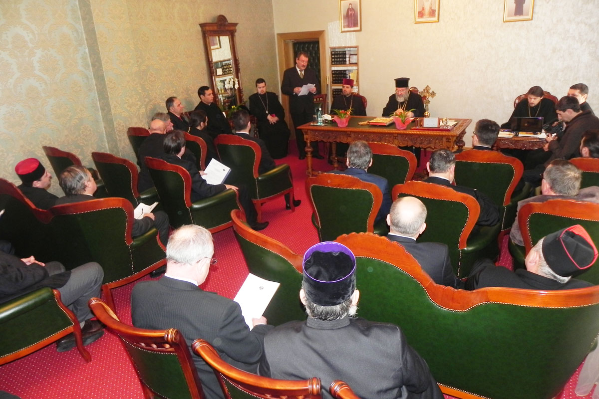 Lucrările Adunării eparhiale au avut loc în sala de şedinţe a Centrului eparhial Roman Adunarea eparhială a Arhiepiscopiei Romanului şi Bacăului