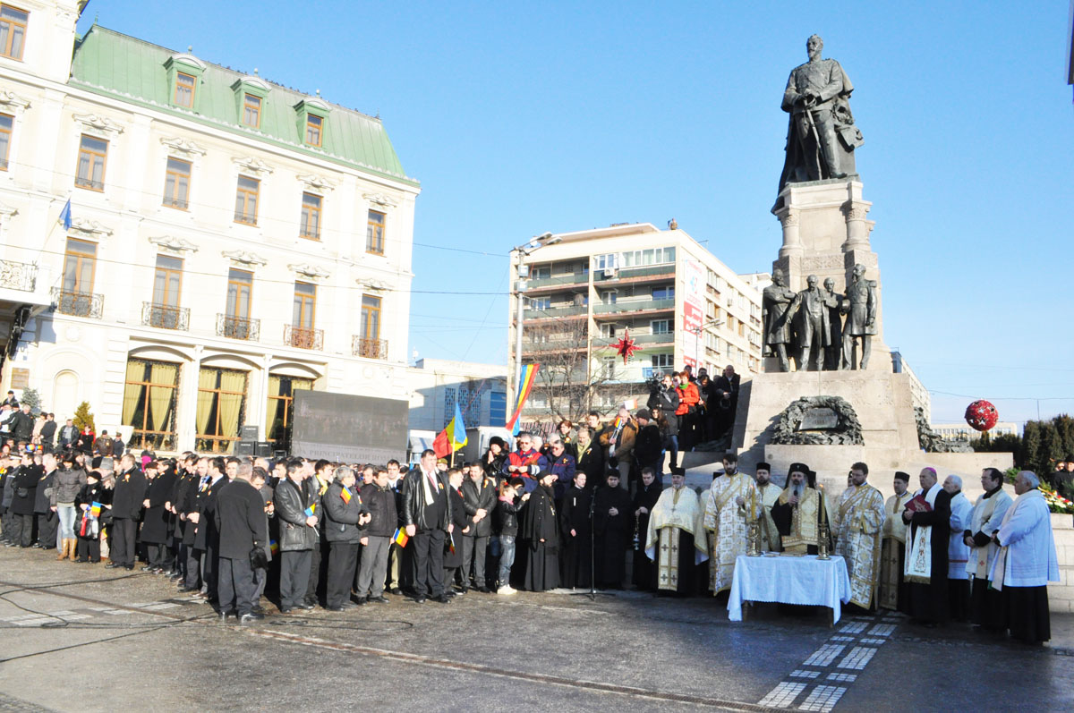 În Piaţa Unirii din Iaşi s-a săvârşit o slujbă de Te Deum Sărbătoarea Unirii Principatelor Române la Iaşi