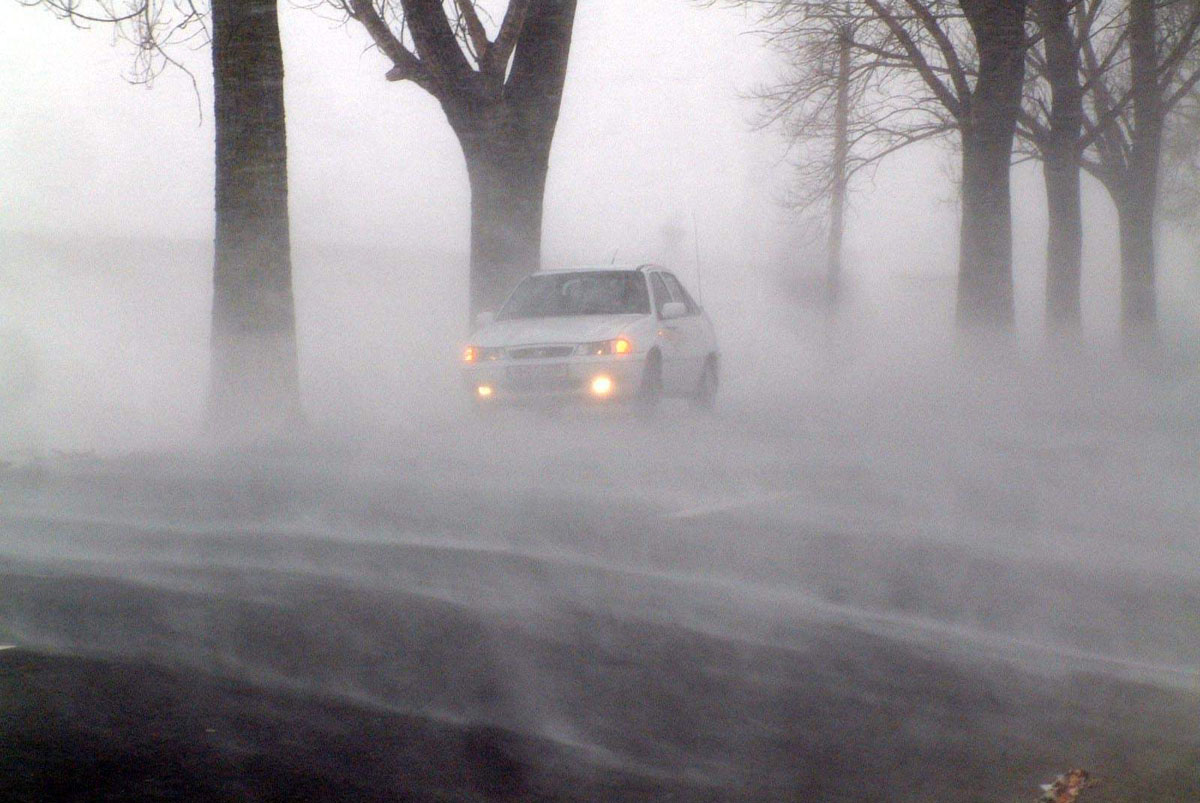 Drumuri blocate în judeţele Galaţi şi Vrancea