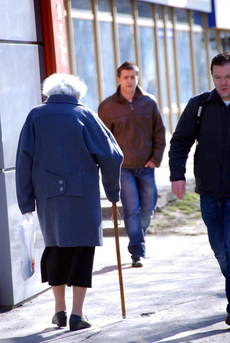 Peste 300.000 de români suferă de Alzheimer