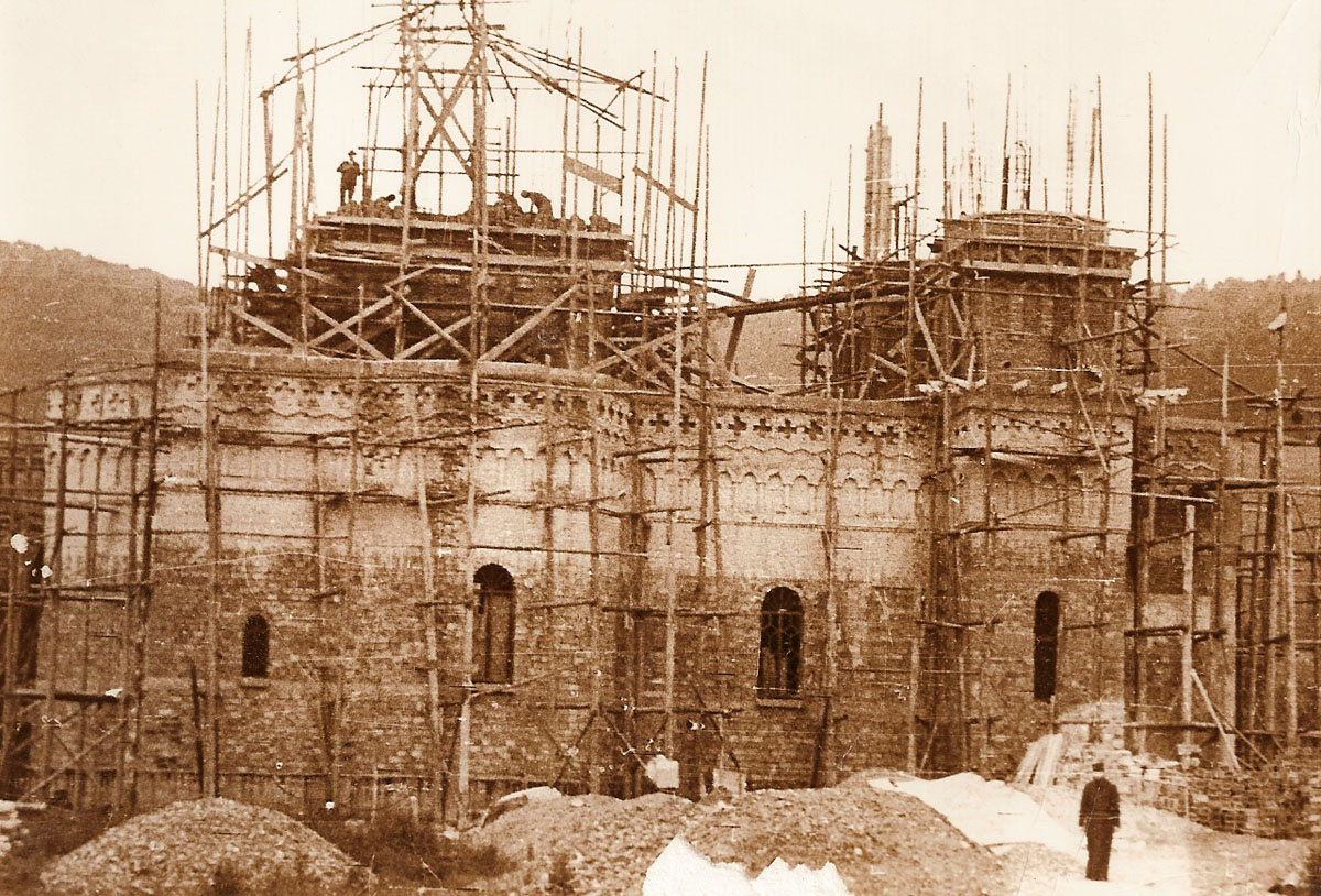 „La construcţia acestei biserici am trăit momente înălţătoare“