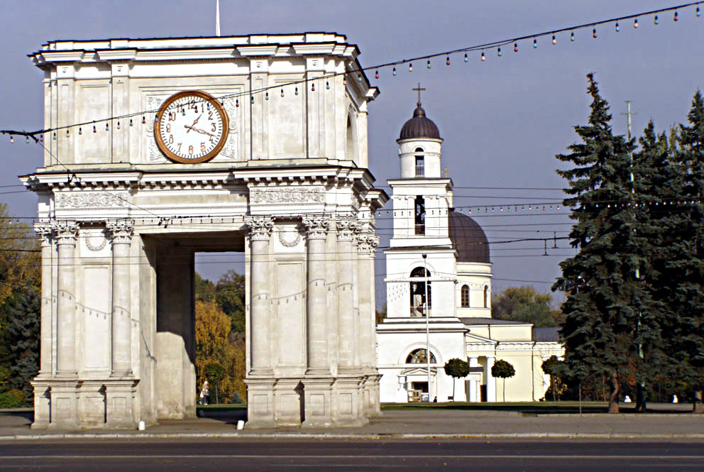 Republica Moldova este slabă şi divizată