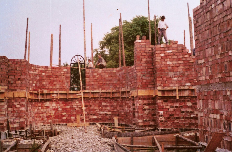 „La construcţia acestei biserici am trăit momente înălţătoare“