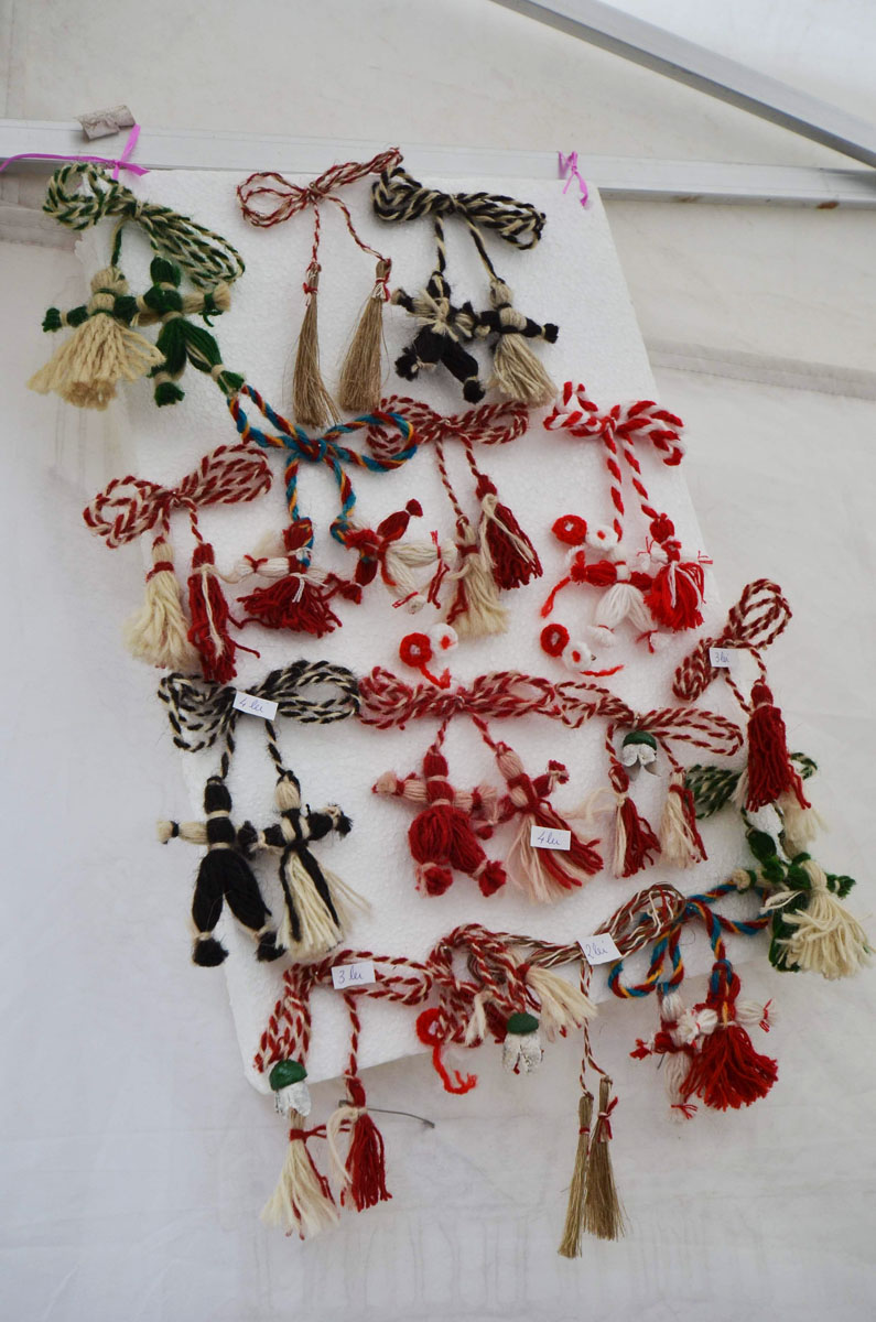 Mărţişoarele au adus primăvara pe strada Lăpuşneanu