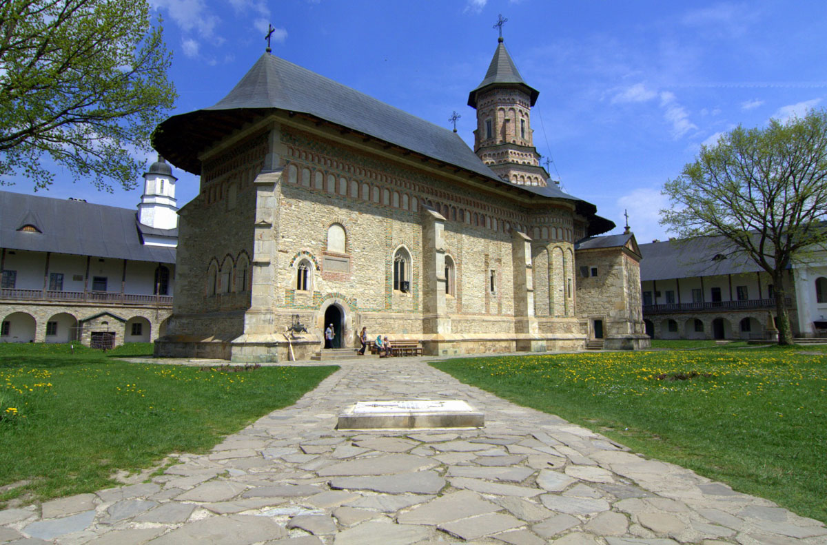 Închinare la moaştele Sfântului Ioan Iacob