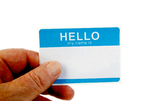 Cum să reţinem numele persoanelor nou cunoscute?