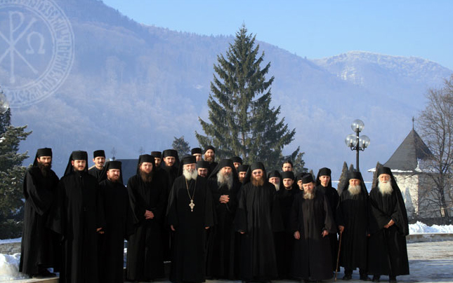 După exact 25 de ani de la călugărie, starețul Teofil de la Pângărați a trecut la Domnul