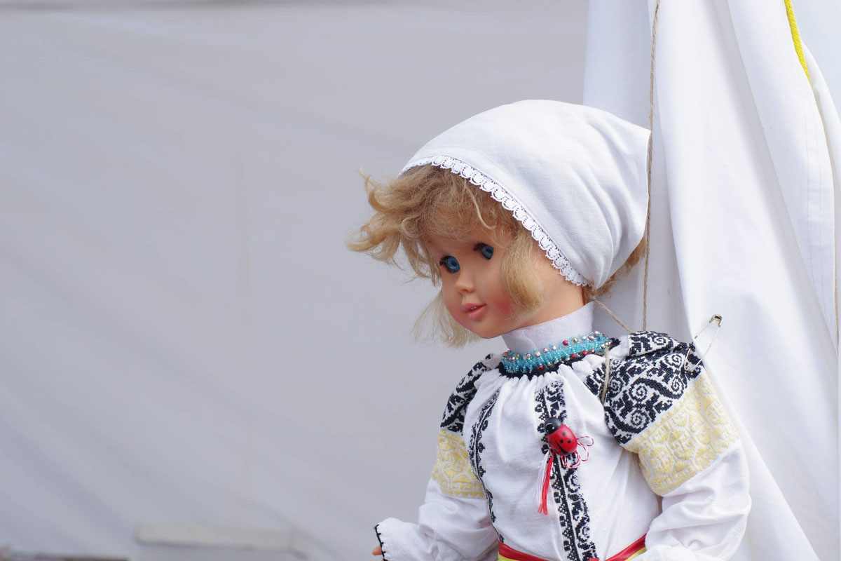 Mărţişoarele au adus primăvara pe strada Lăpuşneanu