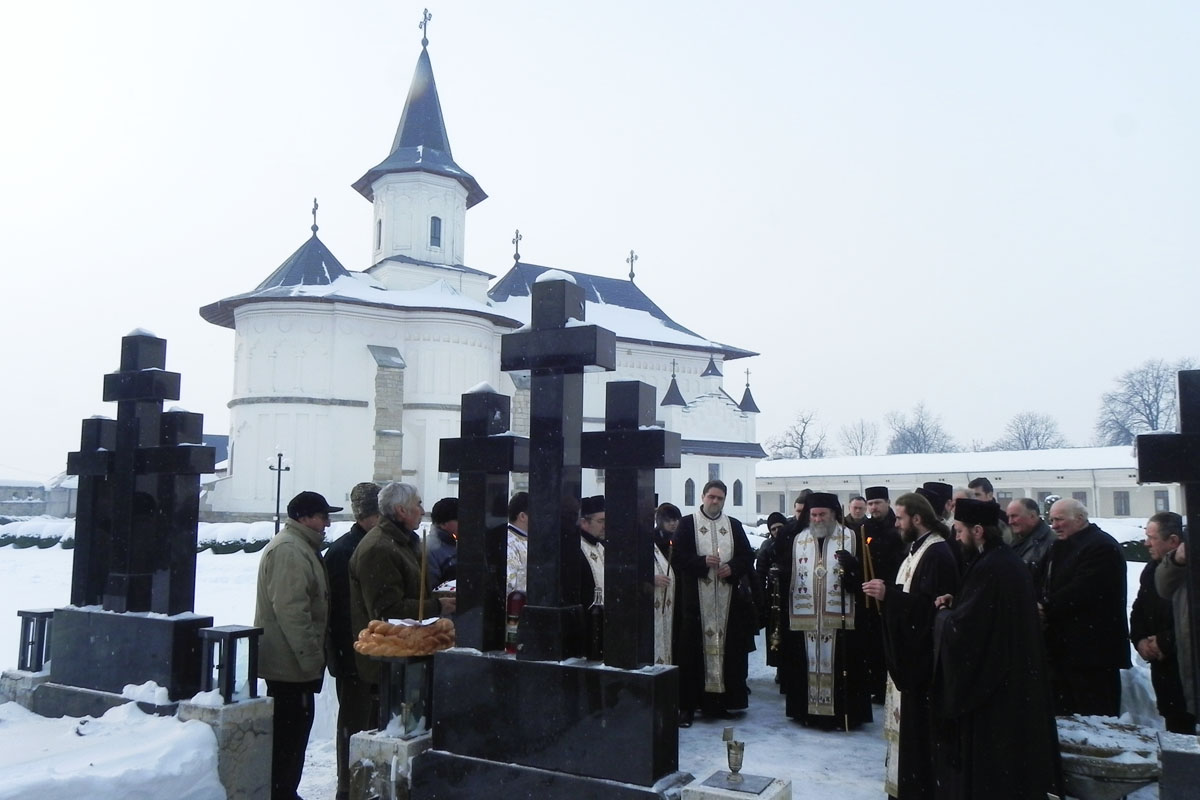 Slujbă de pomenire pentru arhiereul Ilarion Mircea Băcăuanul