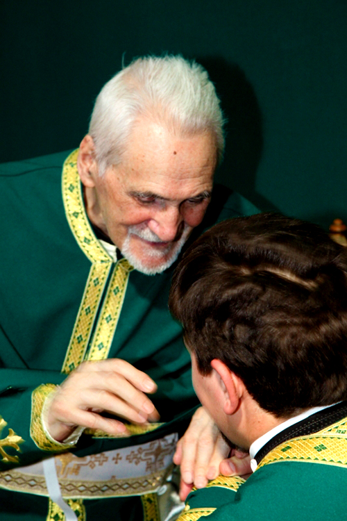 Părintele Ilie Moldovan a păşit în lumea drepţilor