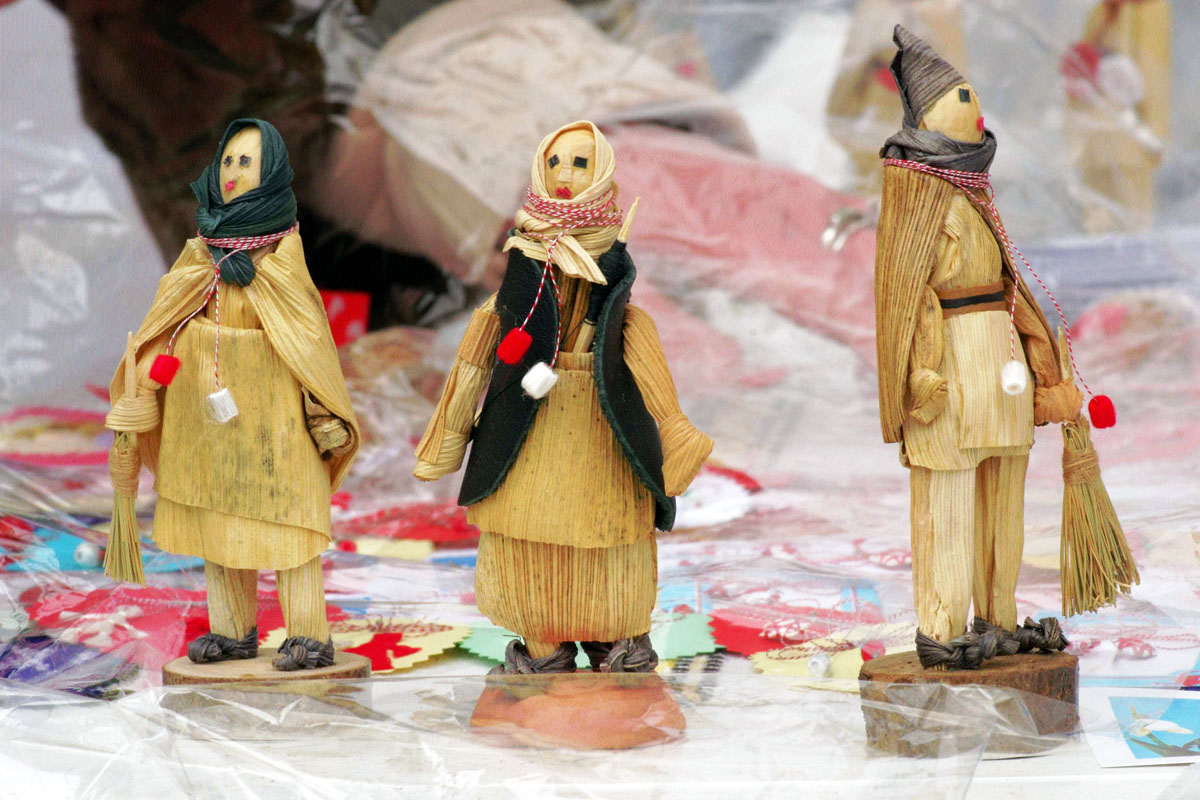 Mărţişoarele au adus primăvara pe strada Lăpuşneanu Mărţişoarele au adus primăvara pe strada Lăpuşneanu