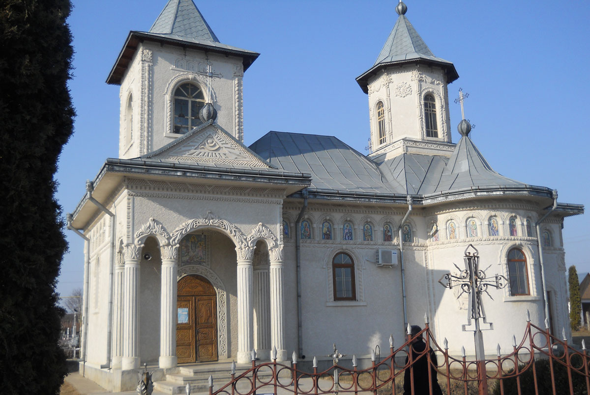 Slujbă arhierească în parohia Budăi