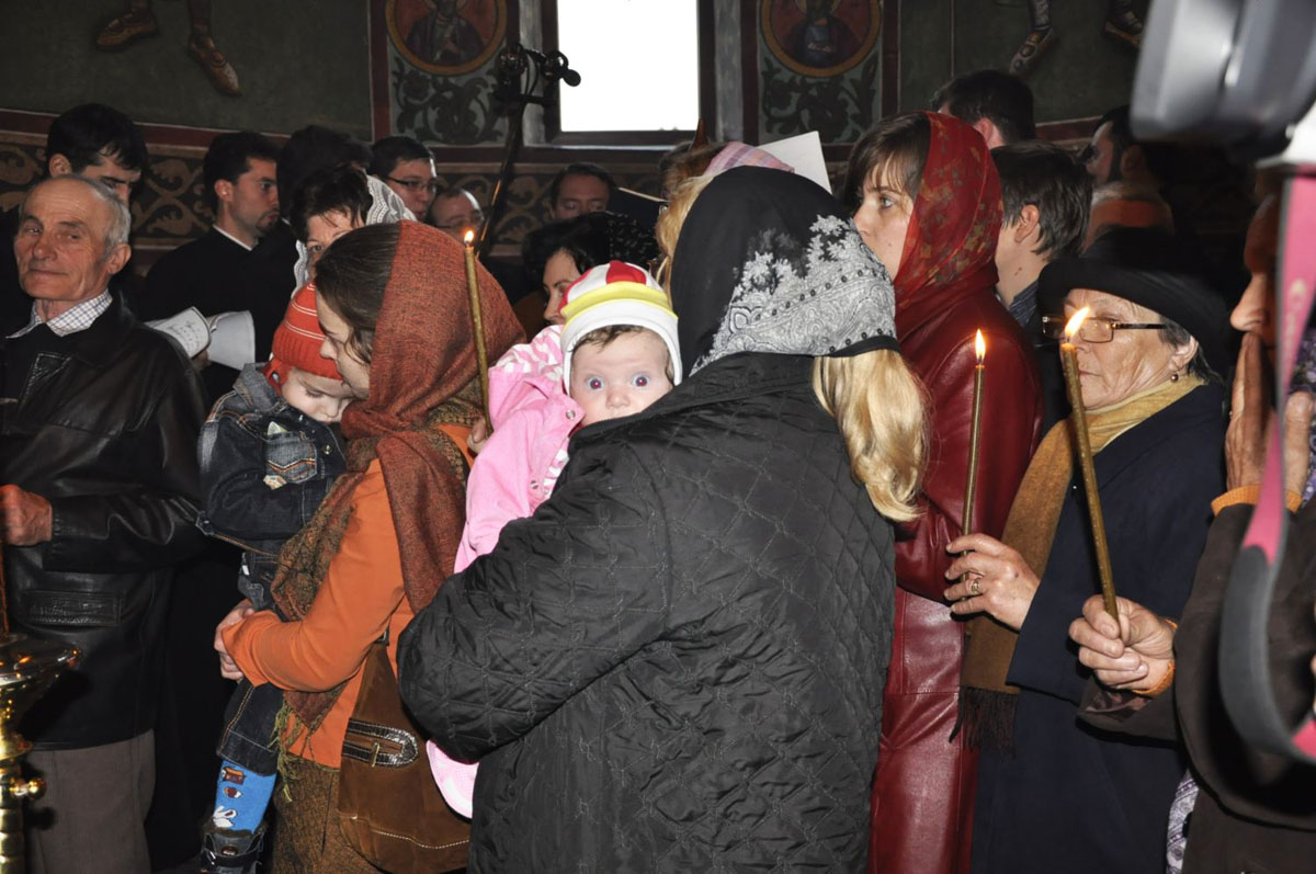 ÎPS Teofan: "Să nu fim doar credincioşi de duminică” ÎPS Teofan: "Să nu fim doar credincioşi de duminică”