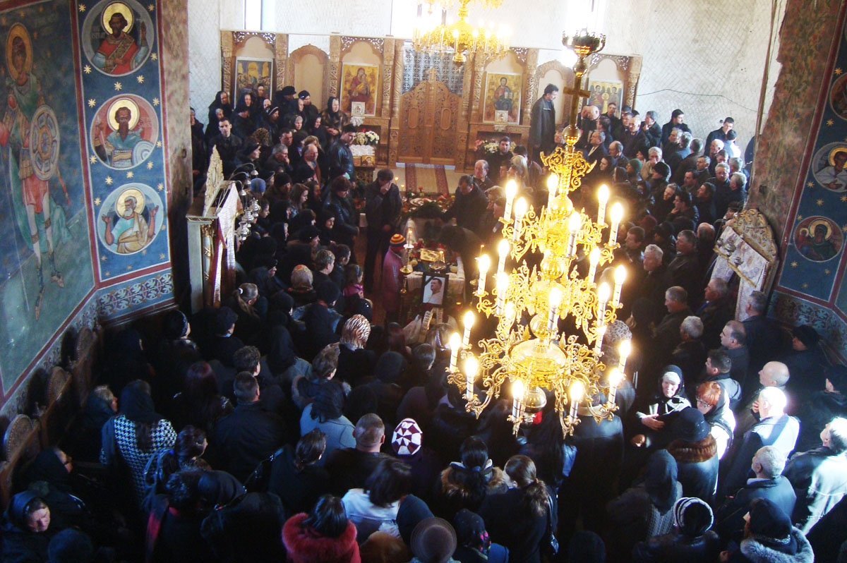 Preotul Daniel Valentin Chirica, condus pe ultimul drum