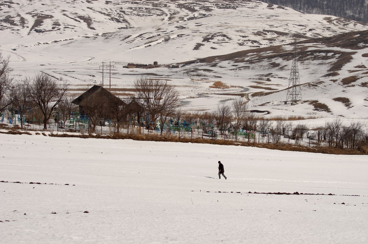La bisericuţa din Păuşeşti, istoria aşezării s-a scris pe lemn