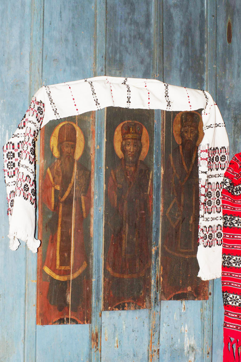 Bisericuţa neclintită de veacuri din Mirosloveşti Bisericuţa neclintită de veacuri din Mirosloveşti