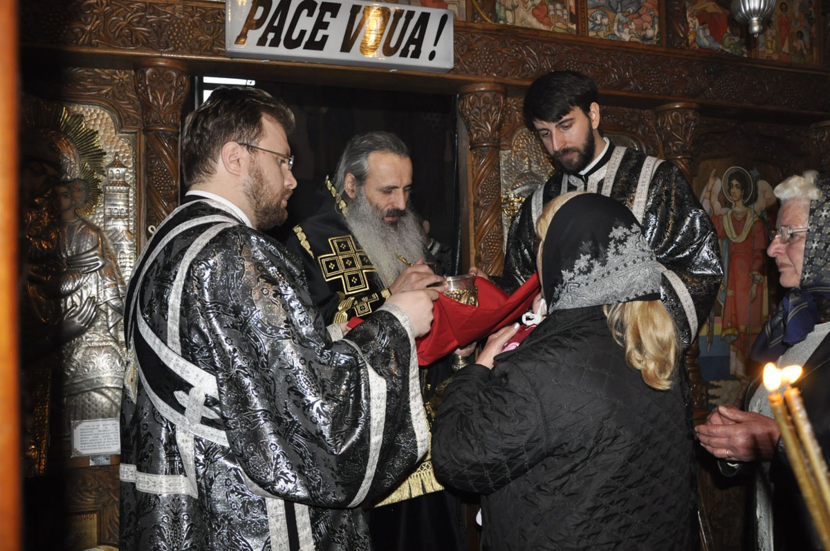 ÎPS Teofan: "Să nu fim doar credincioşi de duminică” ÎPS Teofan: "Să nu fim doar credincioşi de duminică”