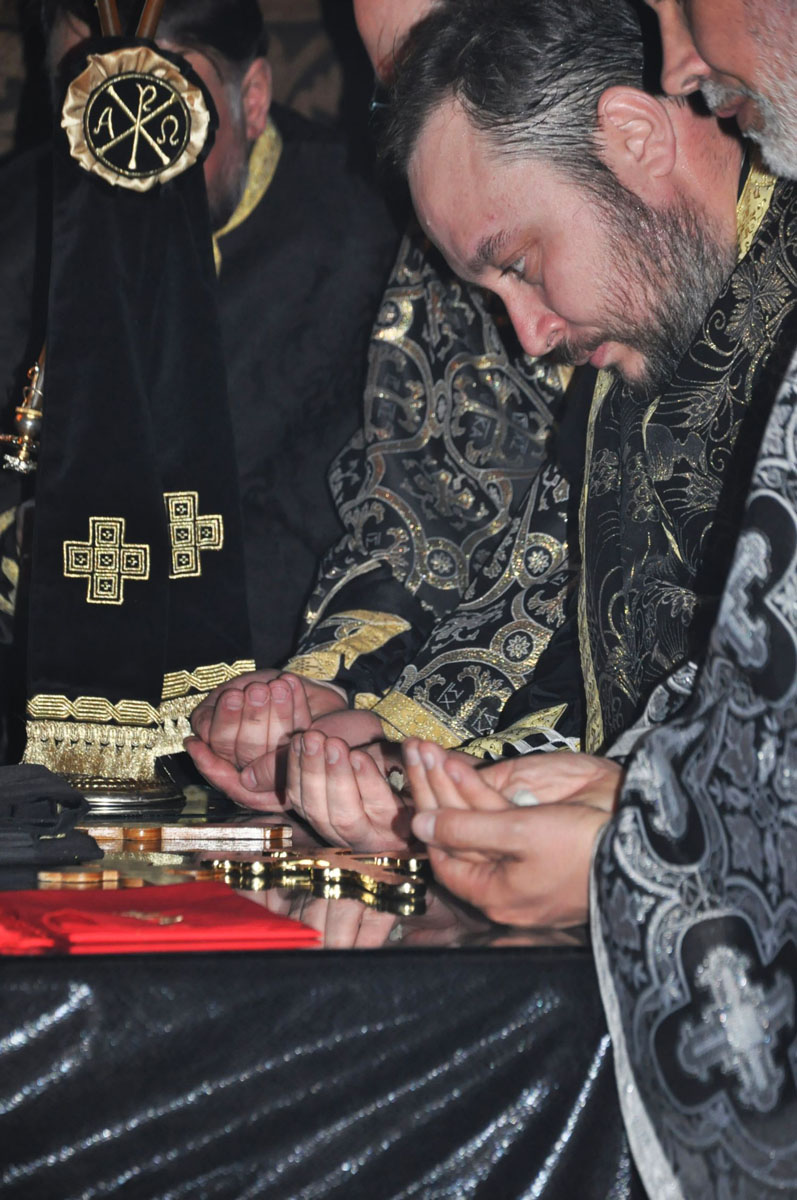 ÎPS Teofan: "Să nu fim doar credincioşi de duminică” ÎPS Teofan: "Să nu fim doar credincioşi de duminică”