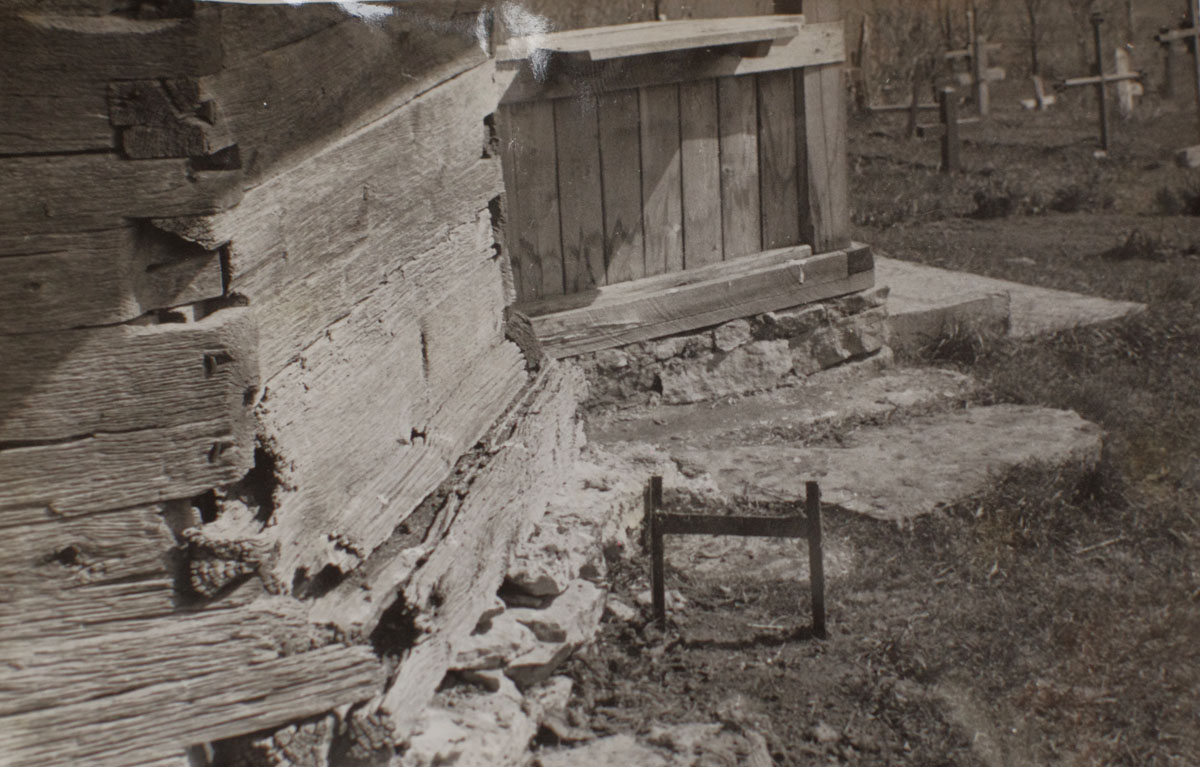 La bisericuţa din Păuşeşti, istoria aşezării s-a scris pe lemn