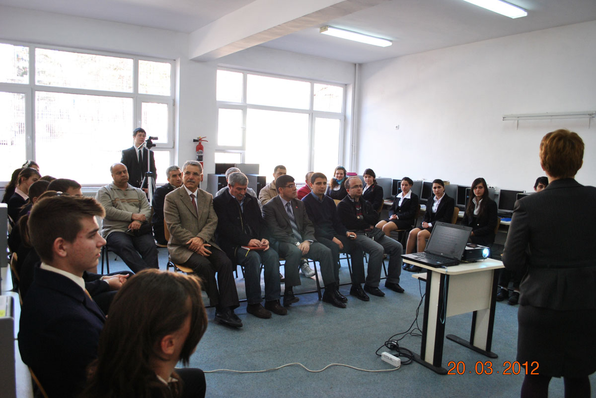 La Seminarul Teologic Liceal Ortodox din Dorohoi au fost susţinute ore de limba engleză în prezenţa partenerilor din Turcia Schimb de experienţă la Seminarul Ortodox din Dorohoi