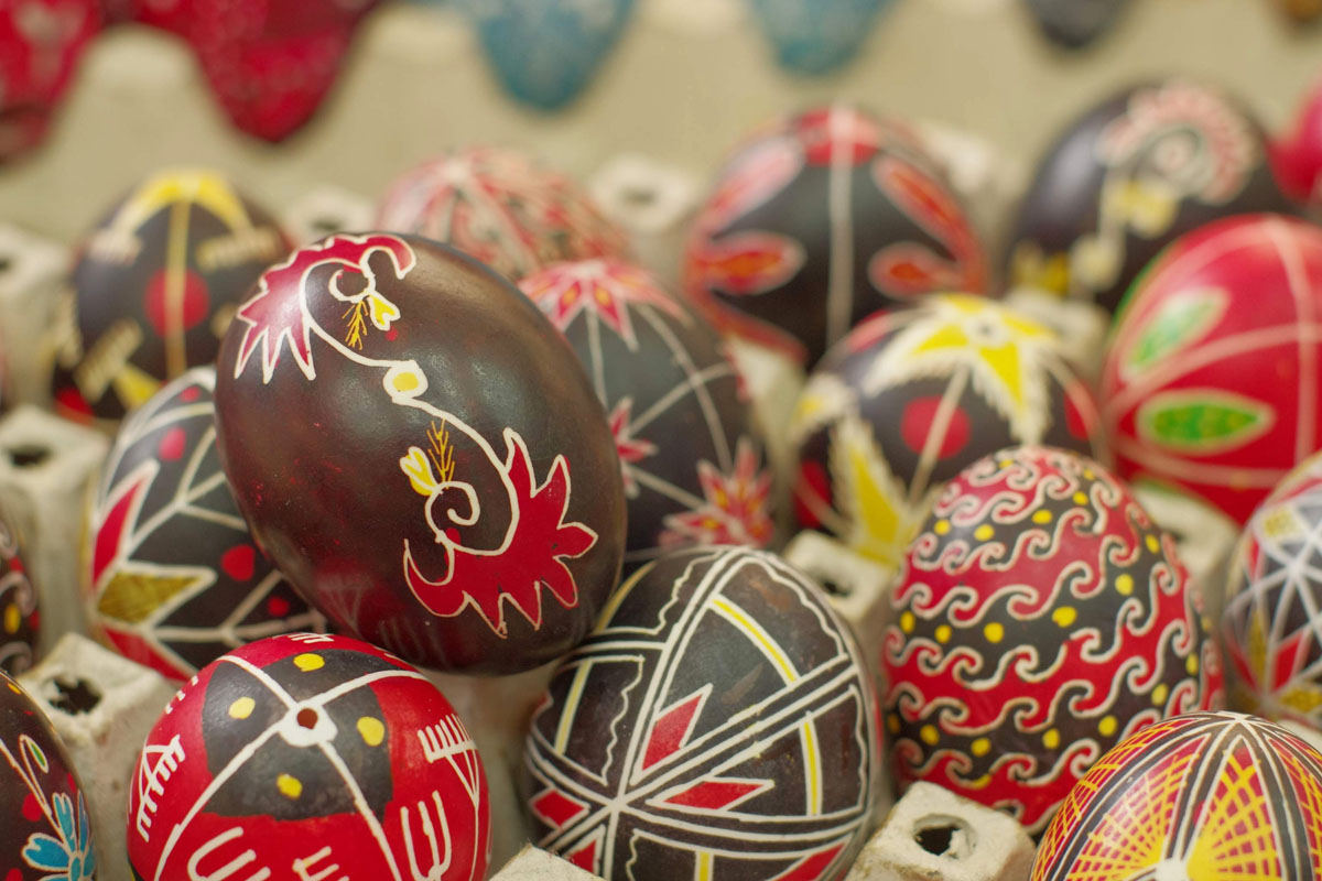 Ouăle încondeiate vestesc, şi la Iaşi, venirea Paştilor