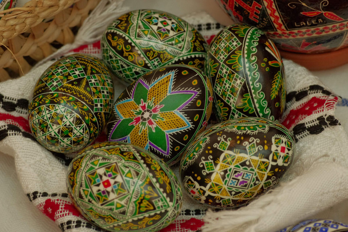 Ouăle încondeiate vestesc, şi la Iaşi, venirea Paştilor