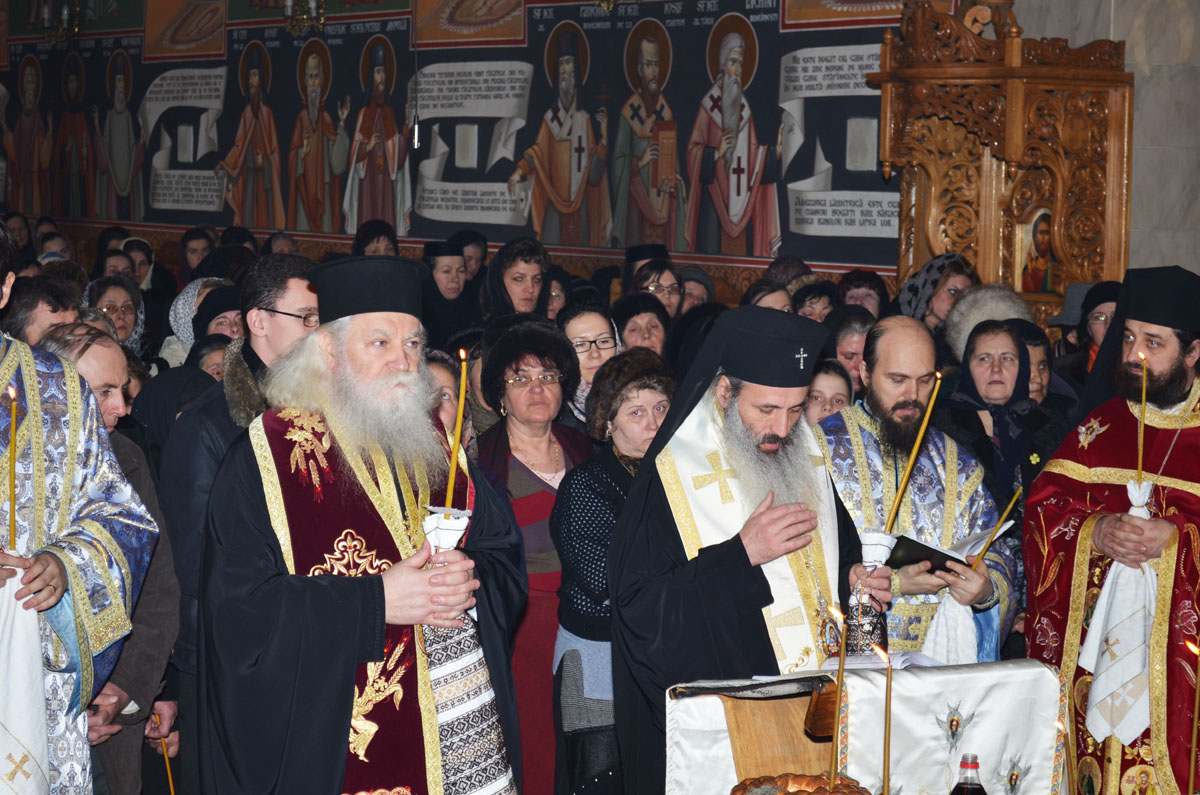 Noi stareţi la Mănăstirile Pângăraţi şi Horaiţa