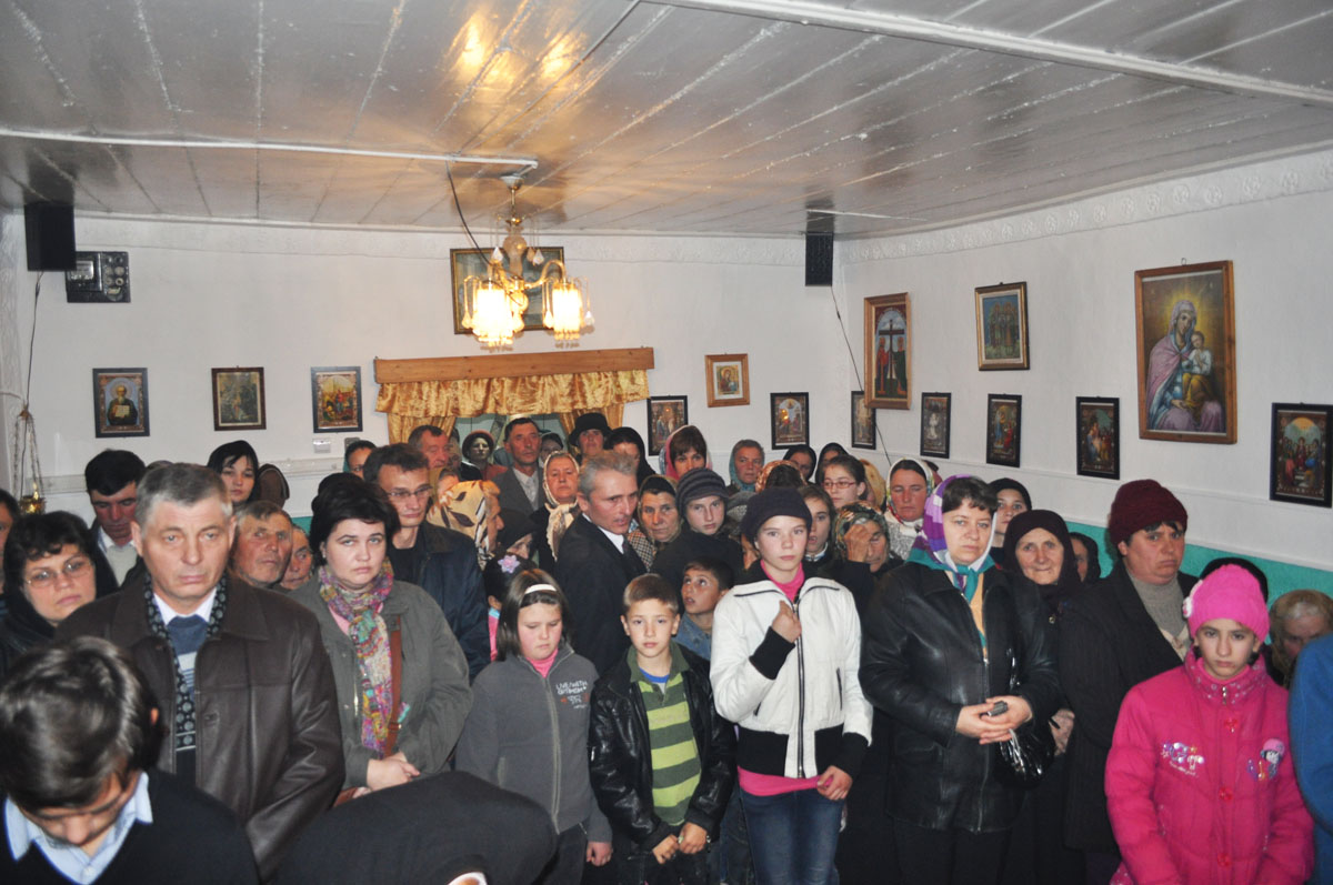 Cateheze pentru enoriaşii de toate vârstele în parohia „Sfântul Ioan Iacob“ din Botoşani