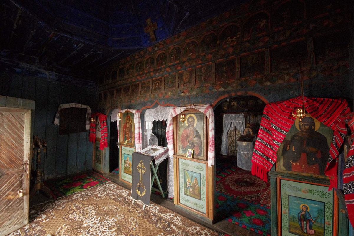 Bisericuţa neclintită de veacuri din Mirosloveşti Bisericuţa neclintită de veacuri din Mirosloveşti