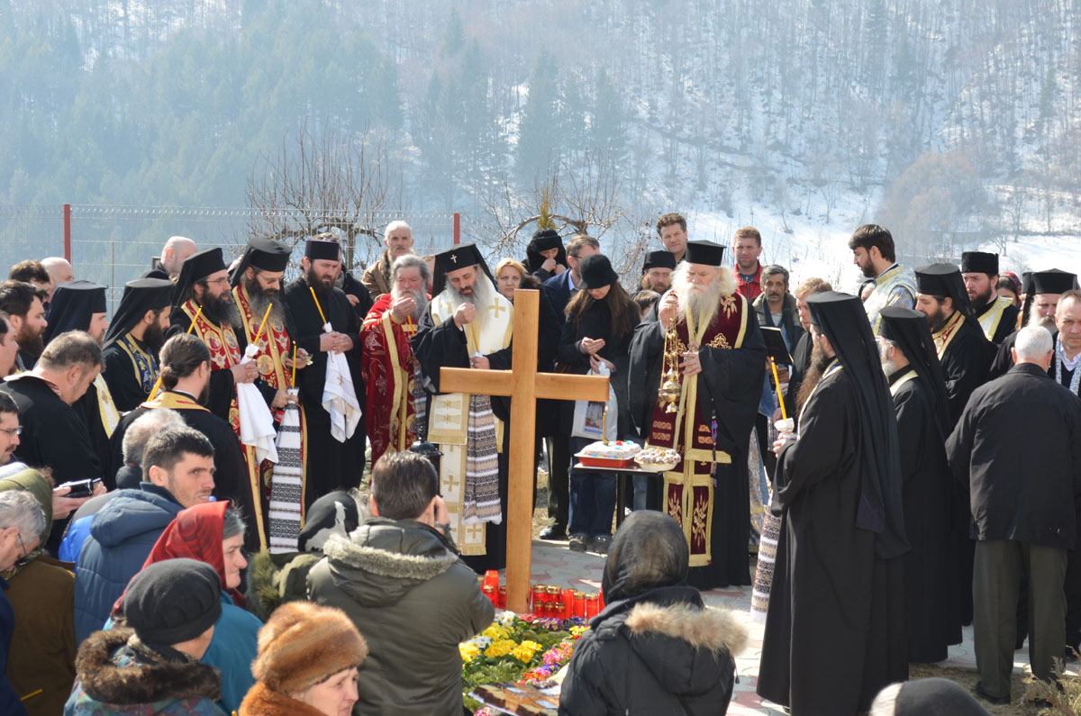 Noi stareţi la Mănăstirile Pângăraţi şi Horaiţa