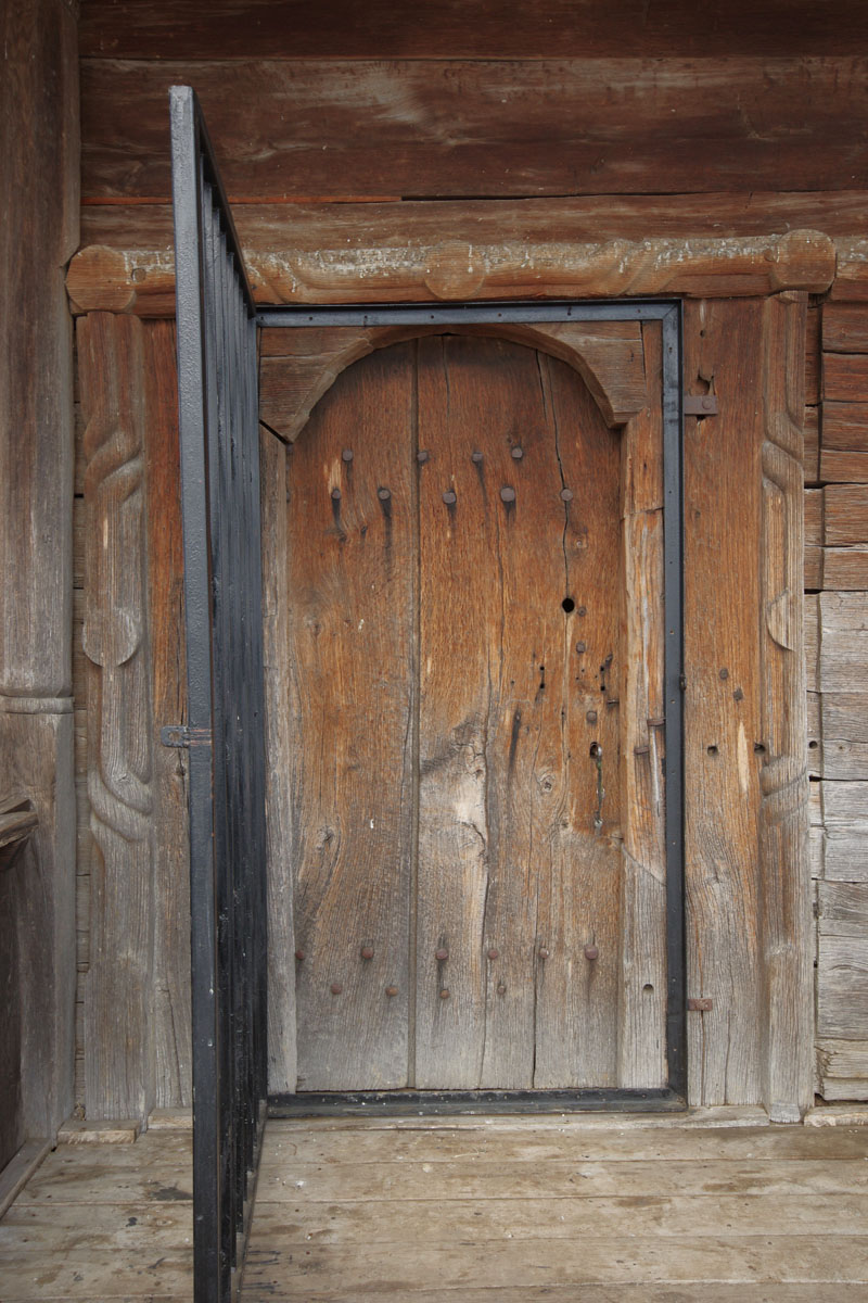 La bisericuţa din Păuşeşti, istoria aşezării s-a scris pe lemn