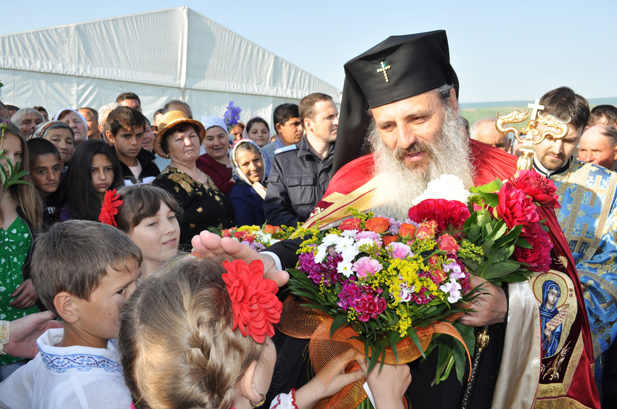 Vizite pastorale ale Înalt Preasfinţitului Teofan