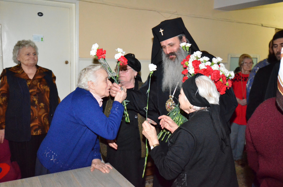 Vizite pastorale ale Înalt Preasfinţitului Teofan