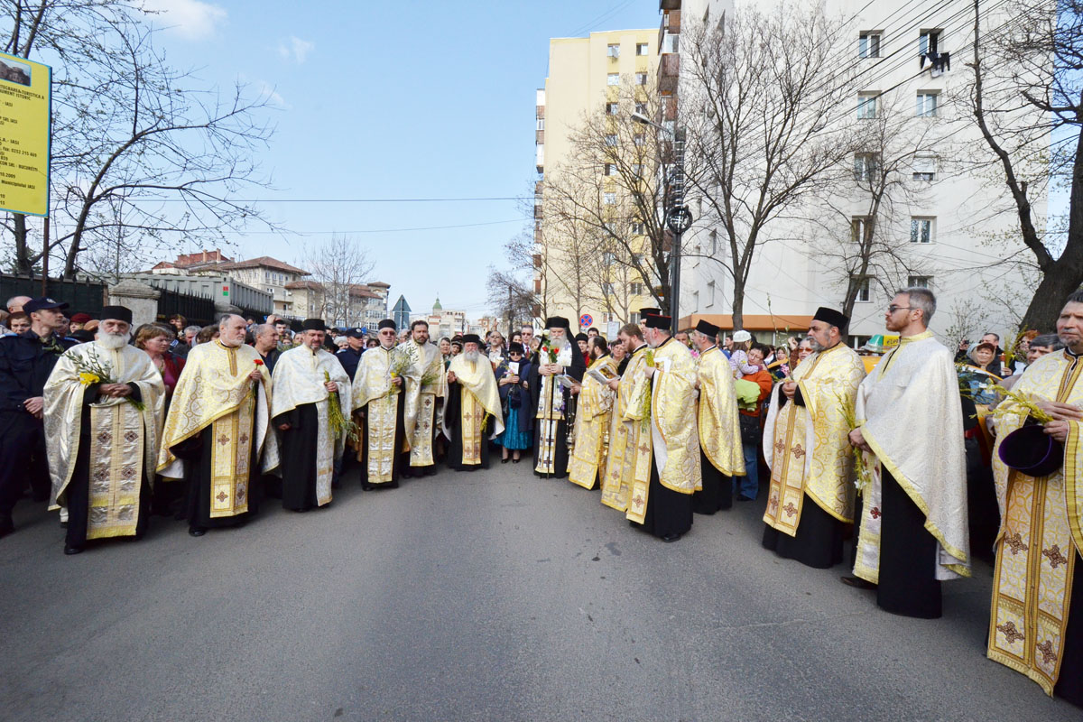 Procesiuni în ajunul Floriilor în Eparhia Iaşilor