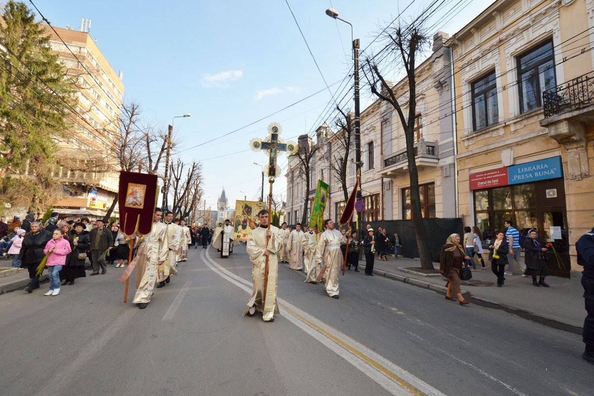 Procesiuni în ajunul Floriilor în Eparhia Iaşilor