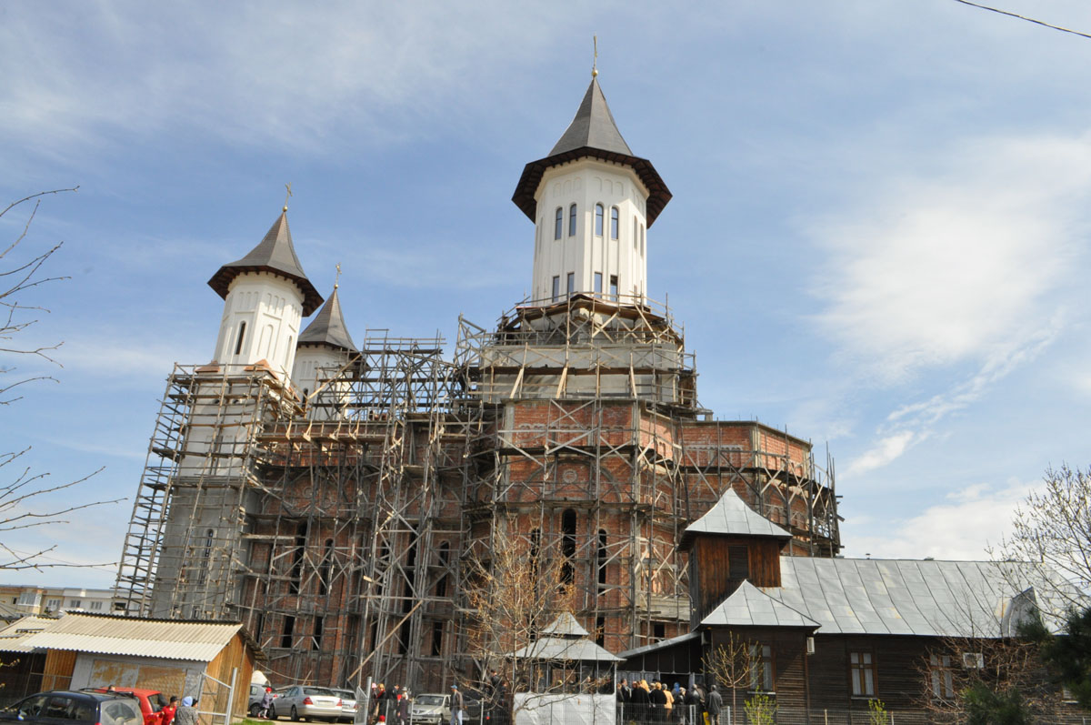 „Această catedrală este o emblemă a oraşului Fălticeni“