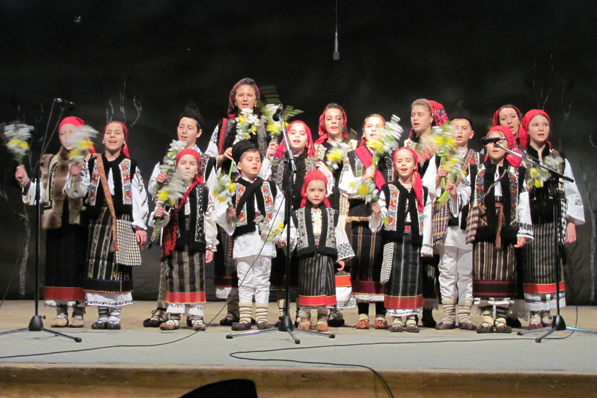 Concert de „cântări şi versuri“ în Cetatea Sucevei Concert de „cântări şi versuri“ în Cetatea Sucevei