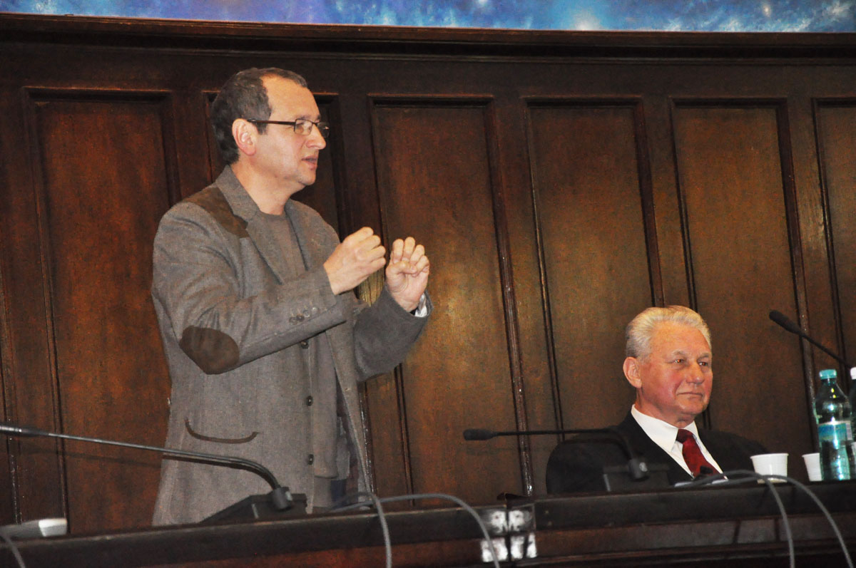 Dan Puric: „Identitatea omului nu-i întreagă decât în faţa lui Dumnezeu“