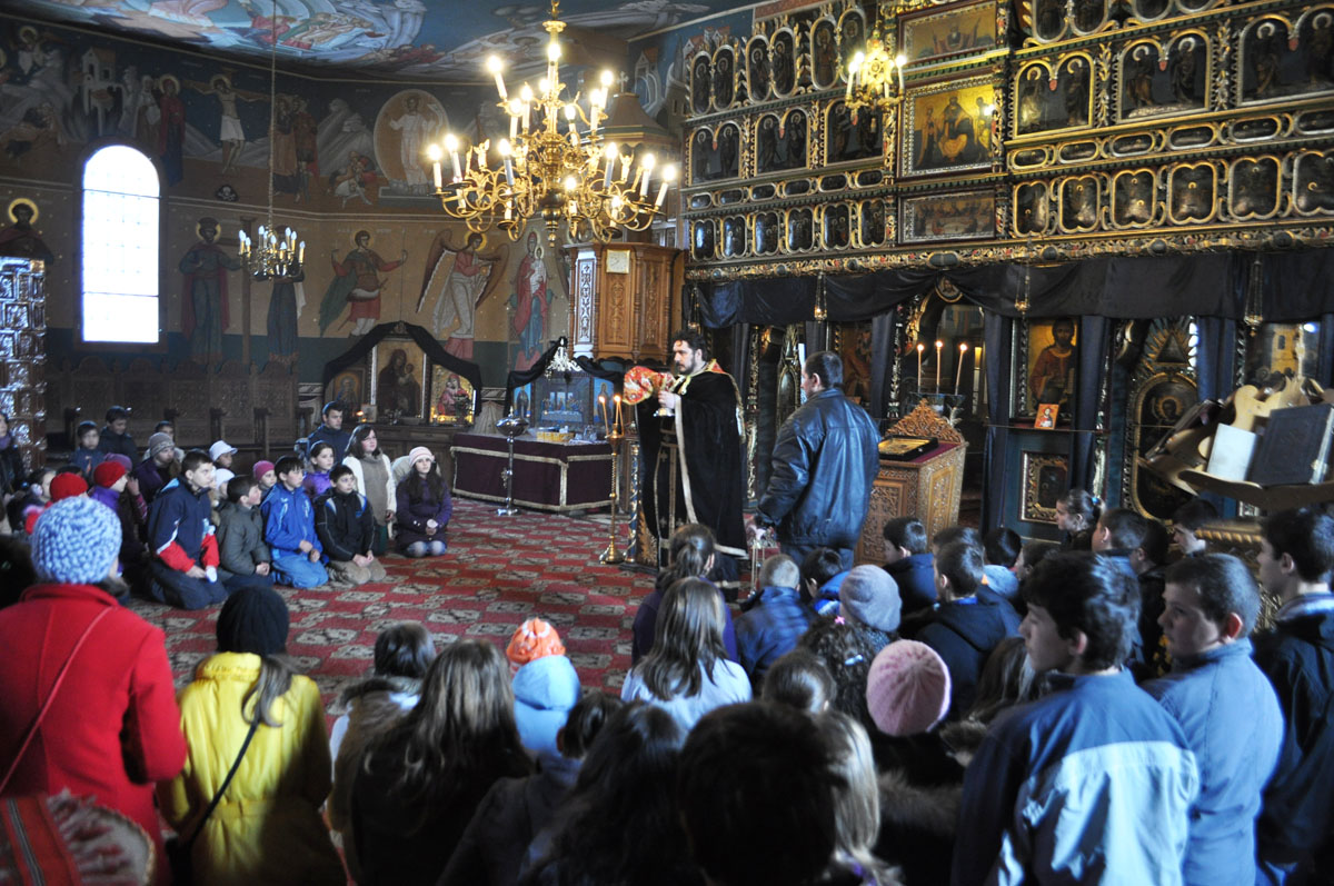 Liturghia copiilor la Câmpulung Moldovenesc