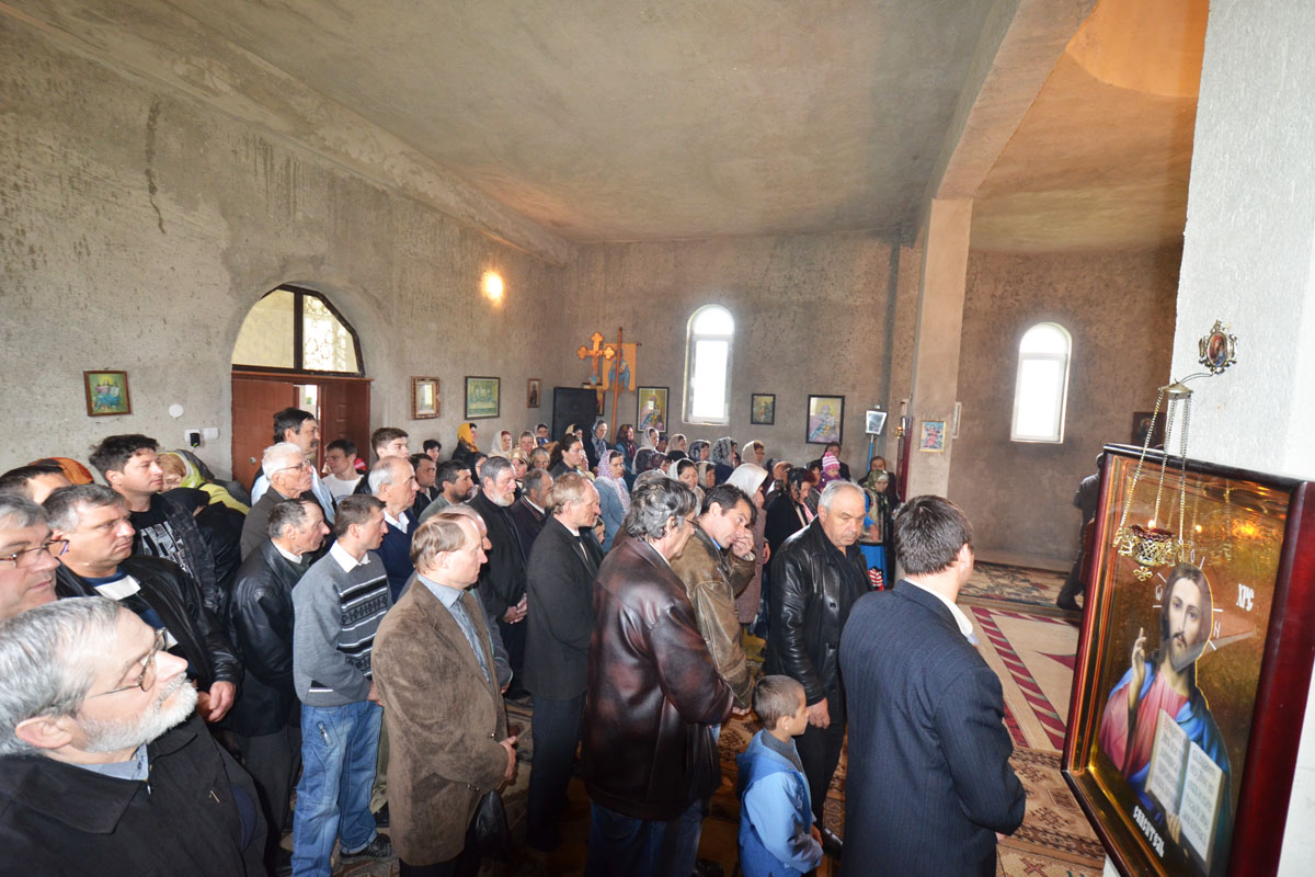 Liturghie arhierească la cea mai mică parohie din protopopiatul Pașcani Liturghie arhierească la cea mai mică parohie din protopopiatul Pașcani
